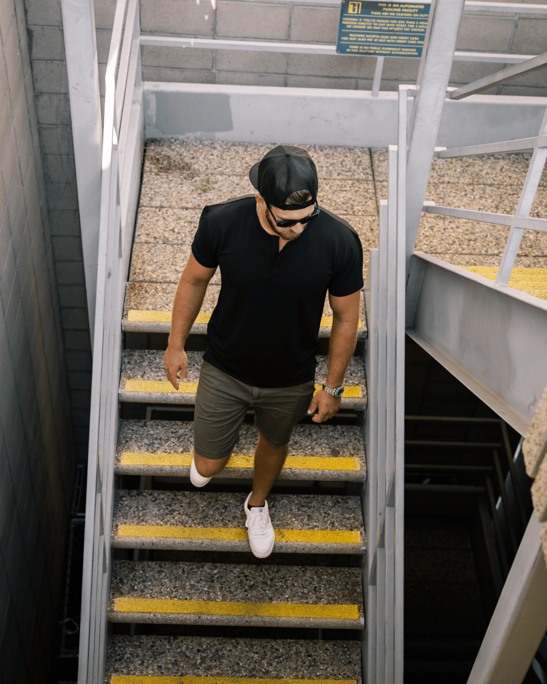 Signature Henley | Curve Hem | Black